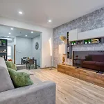 Boutique - Stylish Living By The Sea * 그지라