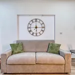 아파트 Boutique - Stylish Living By The Sea *