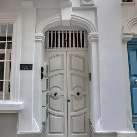 Boutique - Stylish Living By The Sea